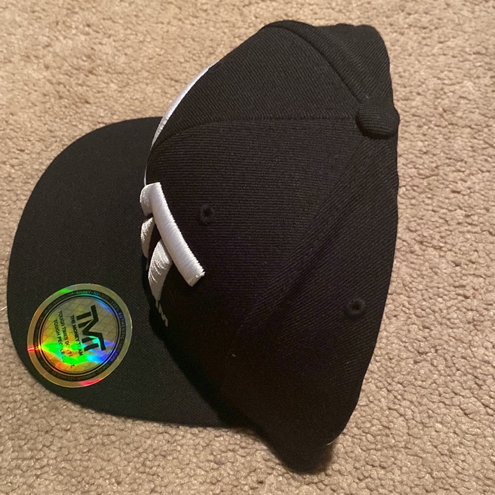 Snap back - Picture 3 of 3